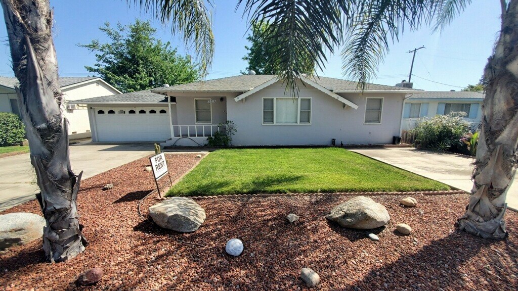 529 E S View Ave, Visalia, CA 93292 House Rental in Visalia, CA