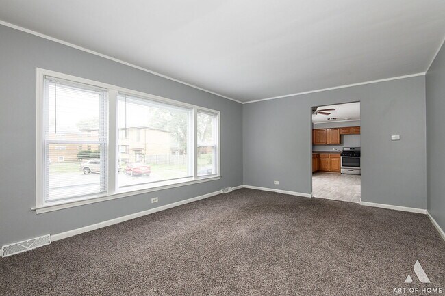 Building Photo - 10600 Mayfield Ave