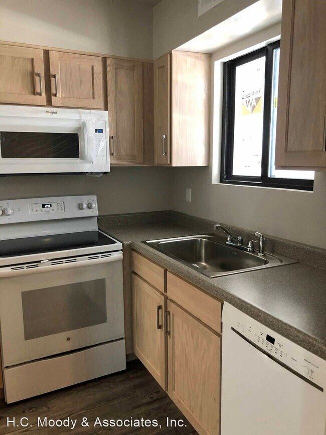 Building Photo - 2 br, 1 bath House - 810 E. 3990 S. Unit D