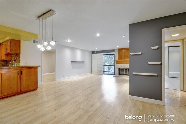 Foto del edificio - 8515 Falmouth Ave