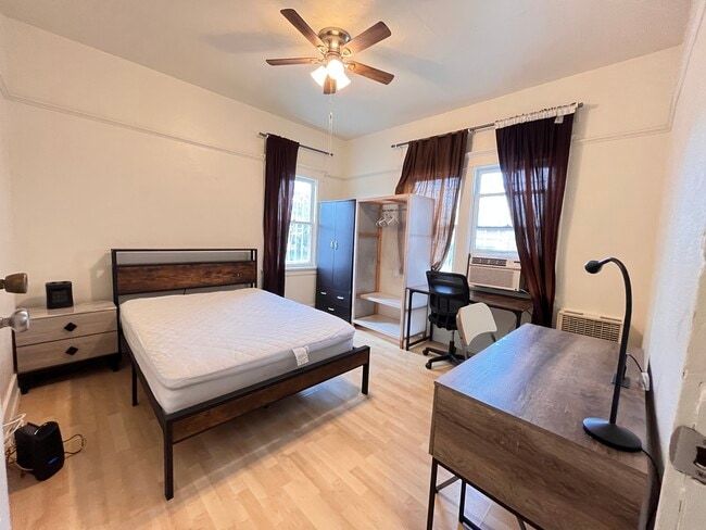 Building Photo - 3021 Van Buren Pl