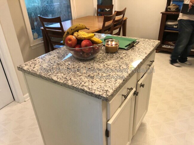 Foto del edificio - 4709 Worchester Pl
