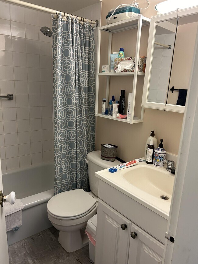 Photo du bâtiment - 2105 W 47th Ave