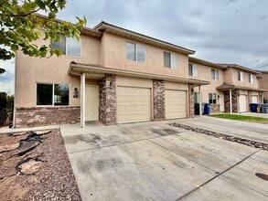 Building Photo - 790 N 2720 E