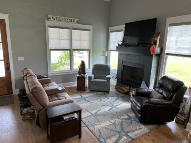 Foto del edificio - 107 Cottage Ln