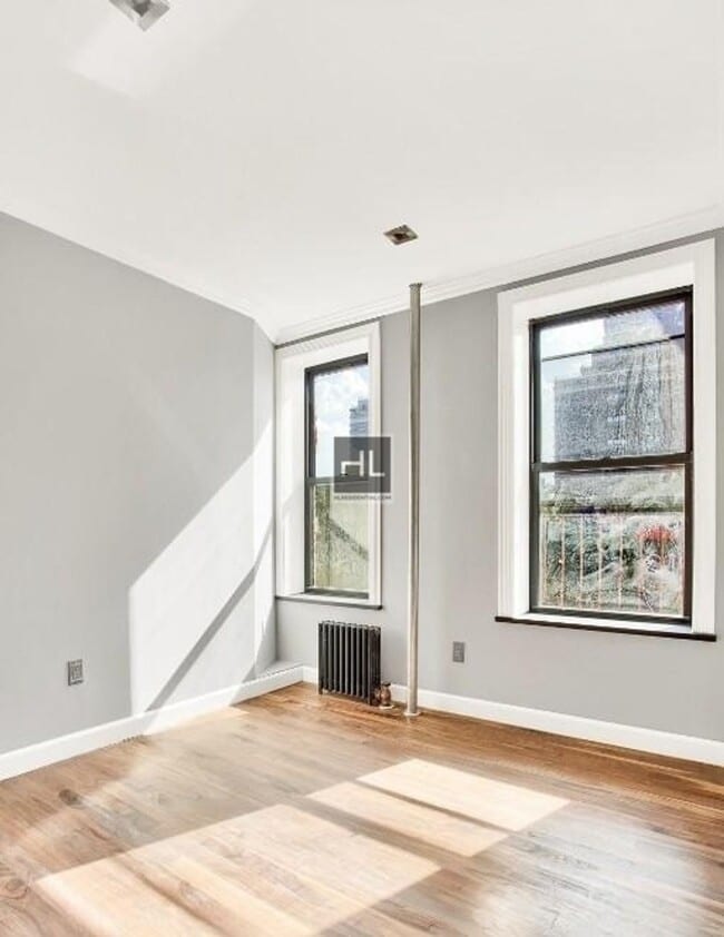 Building Photo - Second Avenue