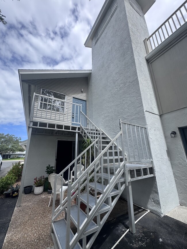 Building Photo - 306 Parkside Dr