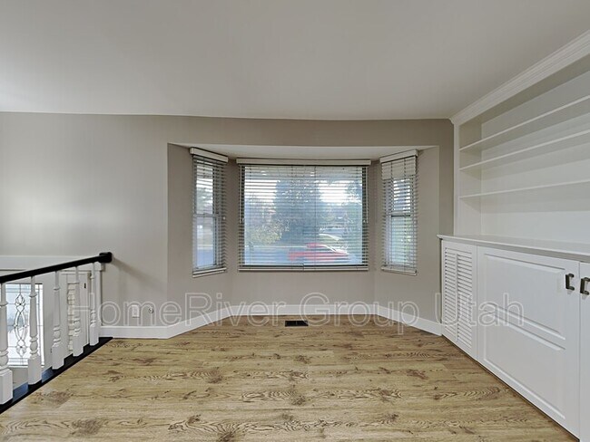Building Photo - 375 Brahma Dr