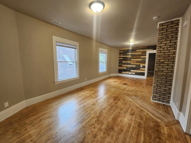 Foto del edificio - 1123-25 N 24TH ST