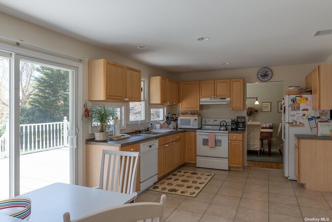 Building Photo - 905 Bay Haven Ln