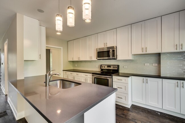 Building Photo - Trevian Townhomes