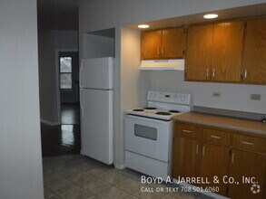 Building Photo - 5657 S Indiana Ave
