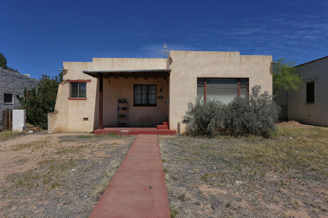 Building Photo - 1521 E Mabel St