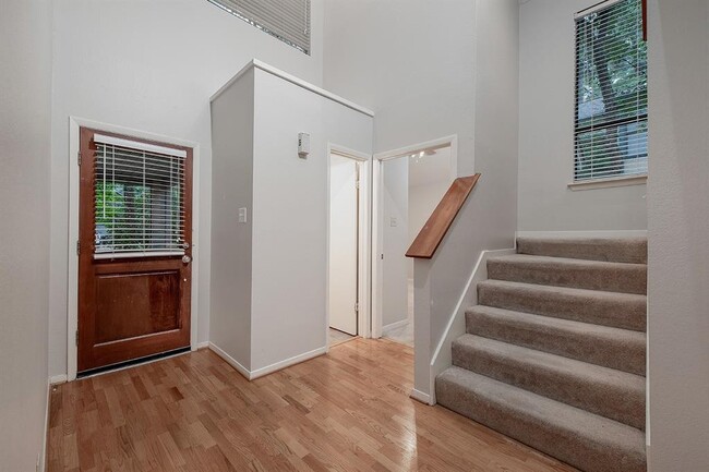 Building Photo - 8 Gannet Hollow Pl