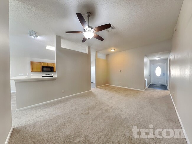 Building Photo - 9 Riddle Pl