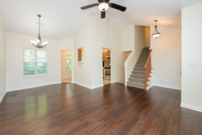 Building Photo - 2770 Lake Park Ridge W