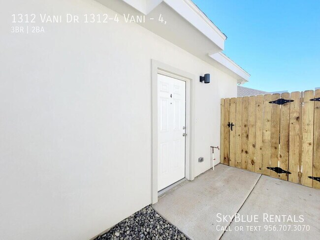 Foto del edificio - 1312 Vani Dr