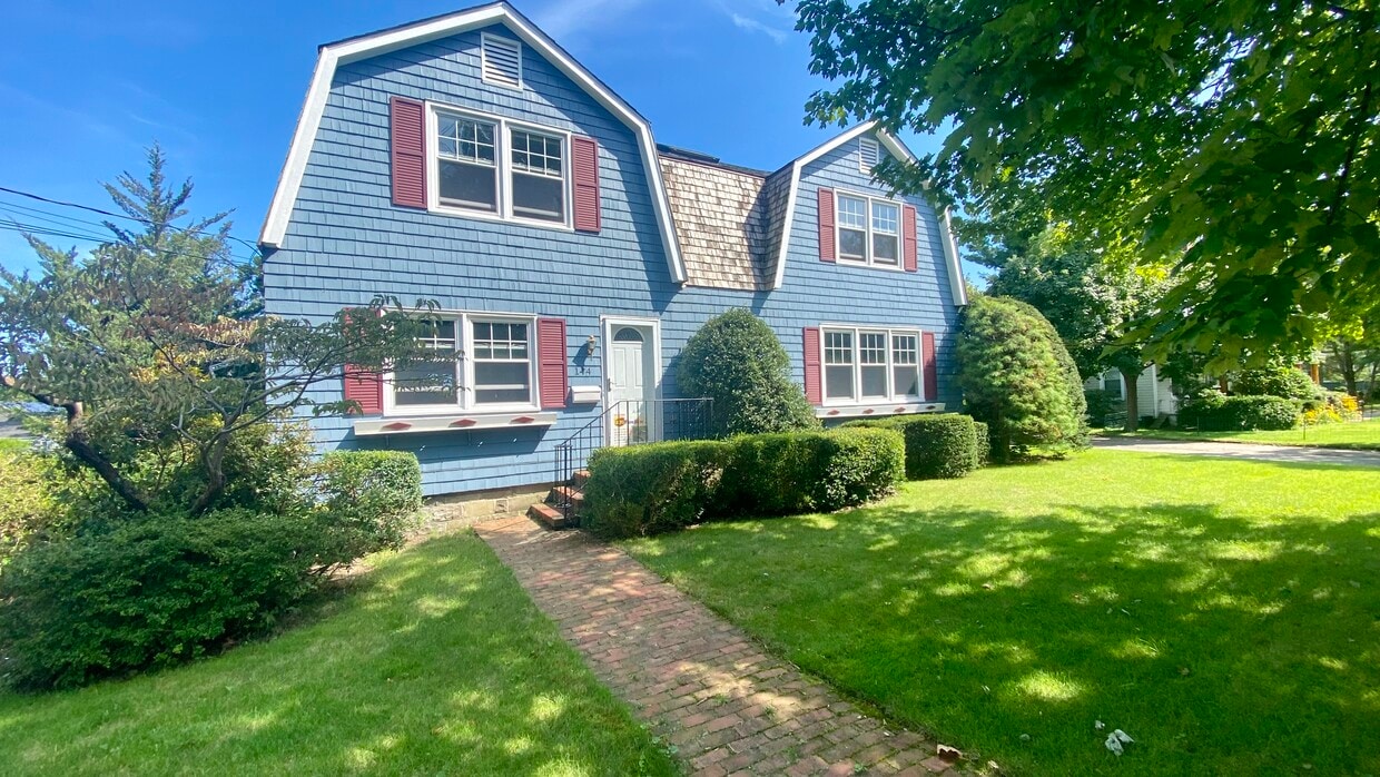 Primary Photo - 144 Ocean Ave