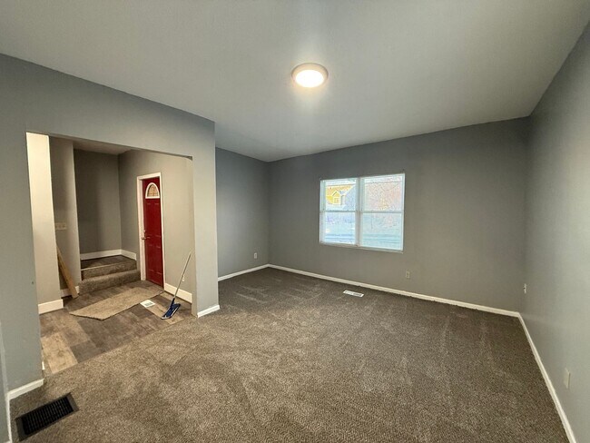 Foto del edificio - Large 6 Bed Single Family Home in MPLS!