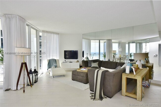 Foto del edificio - 17375 Collins Ave