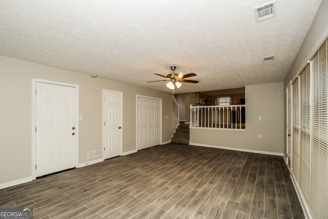 Building Photo - 2079 Winsburg Dr