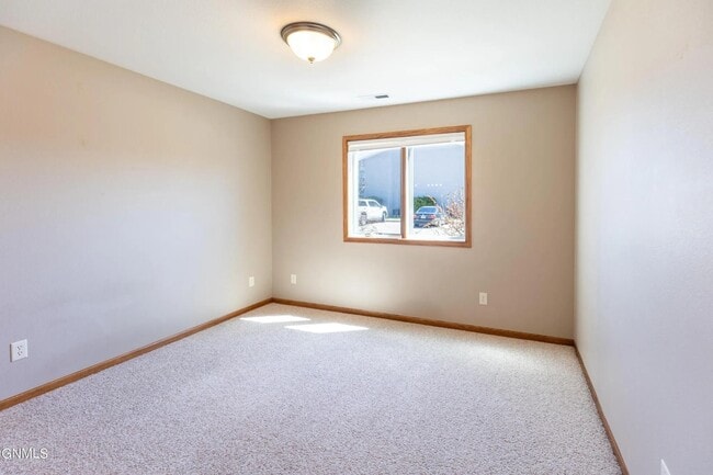 Building Photo - 2091 Edgewater Loop