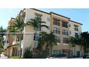 Building Photo - 650 Palm Ave