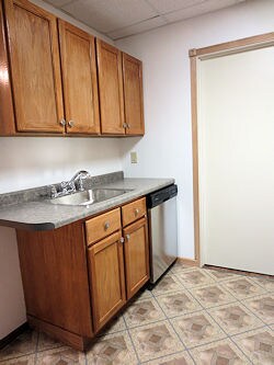 Cocina con lavavajillas - 120 N Lake St