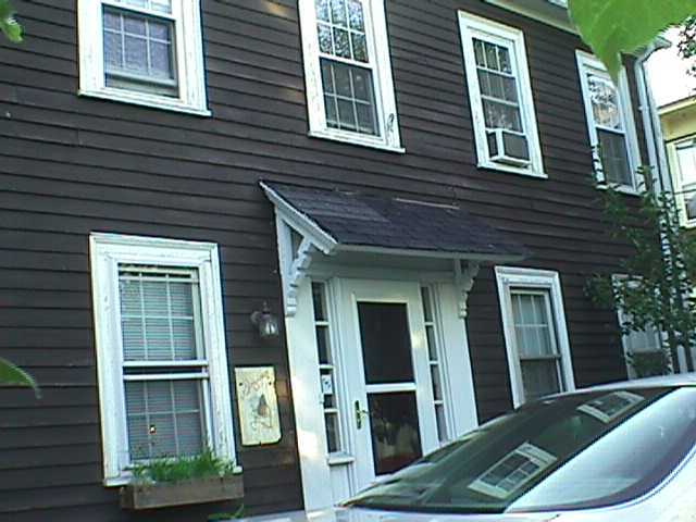 VISTA FRONTAL DE LA CASA - 27 Bond St