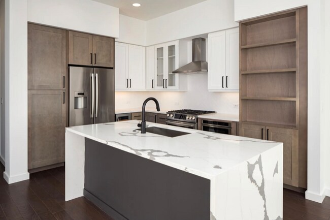 Building Photo - 1001 Park Ave NE