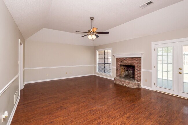 Building Photo - 390 Cherry Tree Ln