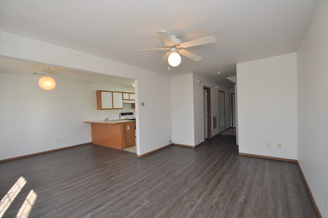 Building Photo - 1001 N Molly Ct