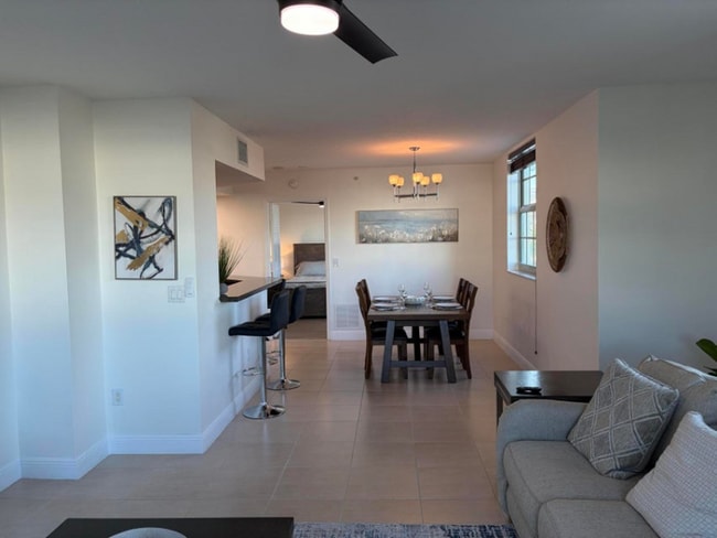 Building Photo - 610 Clematis St