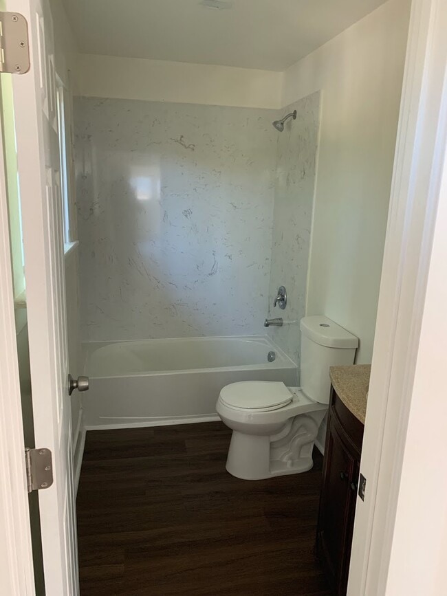 Building Photo - 1637 S Sutter St