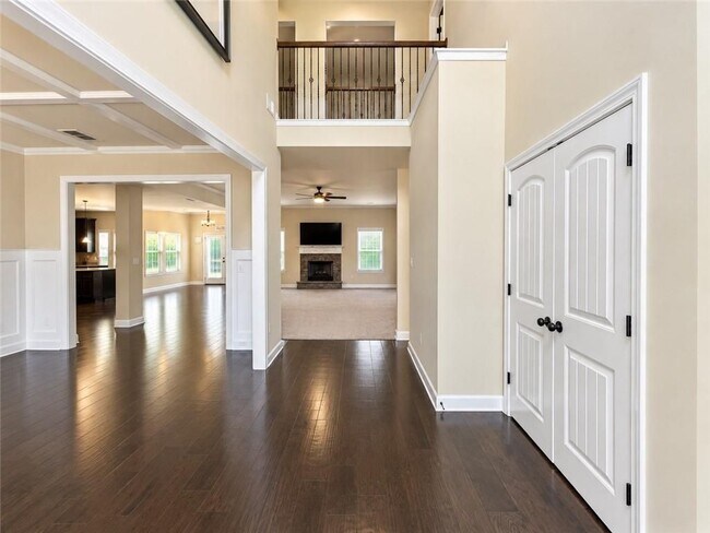 Building Photo - 682 Mallard Cove