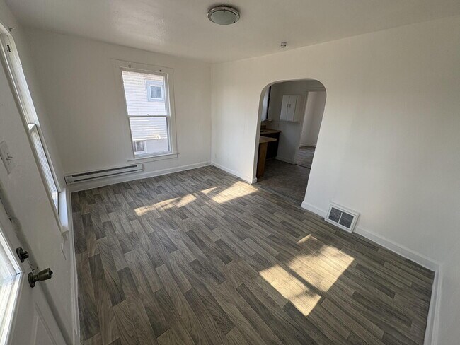 Foto del edificio - Move in ready home for lease.