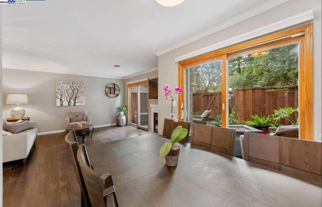 Building Photo - 1133 San Ramon Valley Blvd