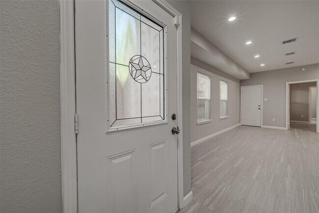 Foto del edificio - 4741 Bricker St