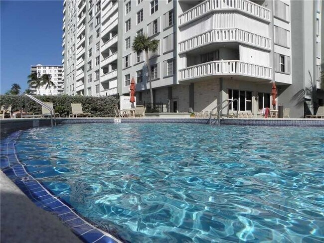 Foto del edificio - 305 N Pompano Beach Blvd