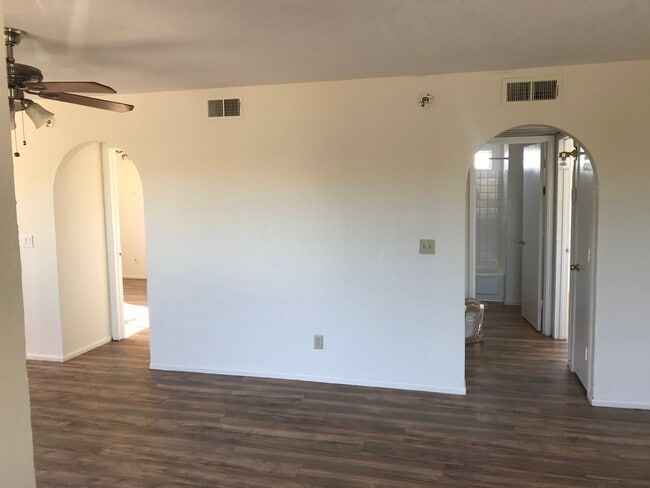 Foto del edificio - 9850 E Birchwood Ave