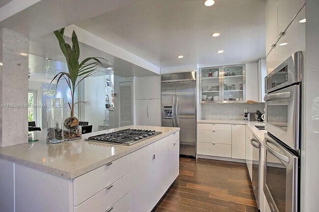 Foto del edificio - 2413 Nassau Ln