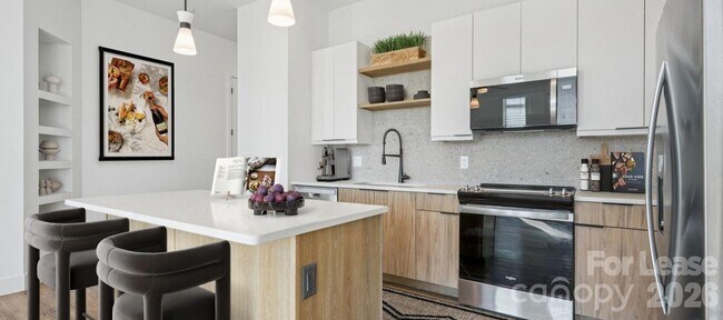 Foto del edificio - 2222 N Tryon St