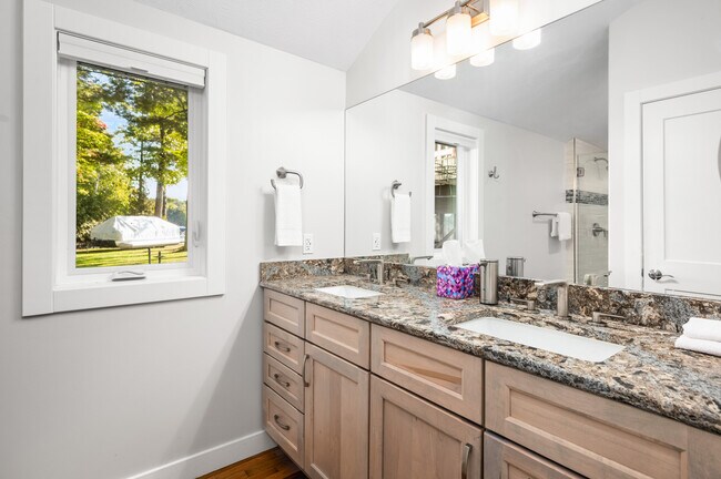 Building Photo - 8075 Outer Dr S