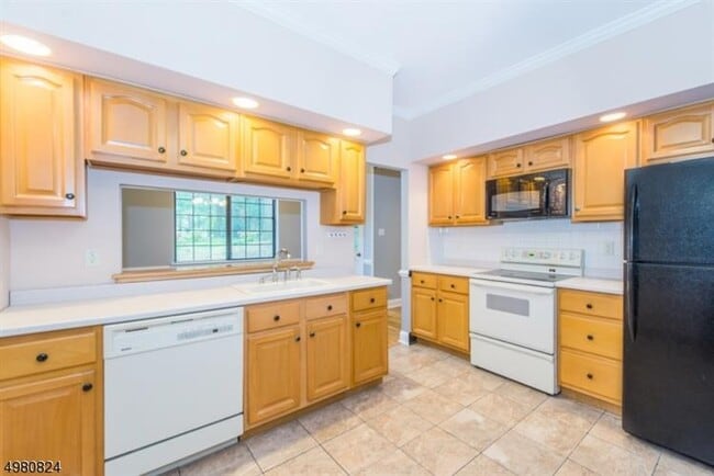 Building Photo - 21 C Foxwood Dr