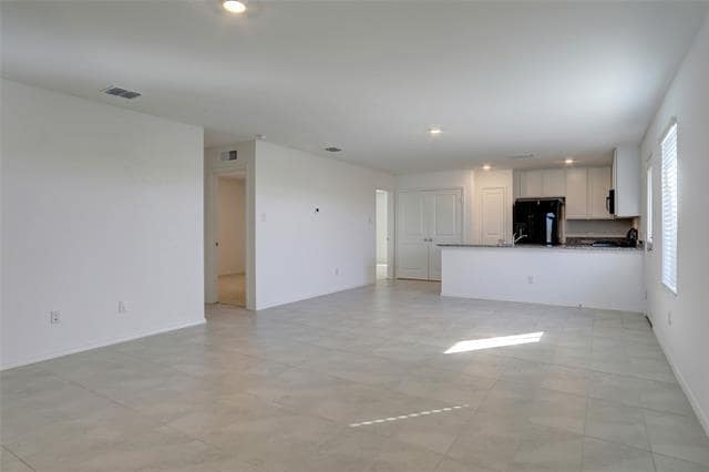 Building Photo - 14004 Birch Farm Dr