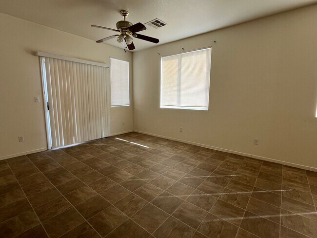 Building Photo - Charming 3 bedroom, 2.5 bathroom home!