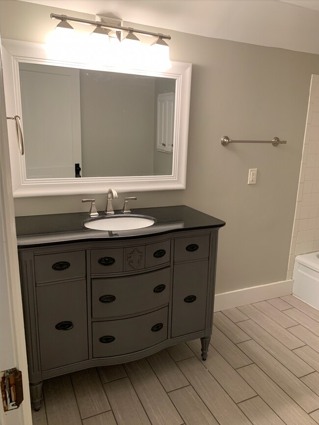 9415 La Grange Rd Unit 2, Louisville, KY 40242 9415 La Grange Rd