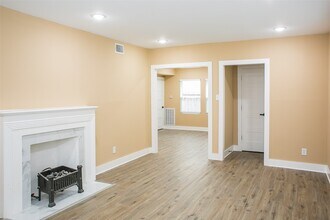 Building Photo - 2301 Albans Rd