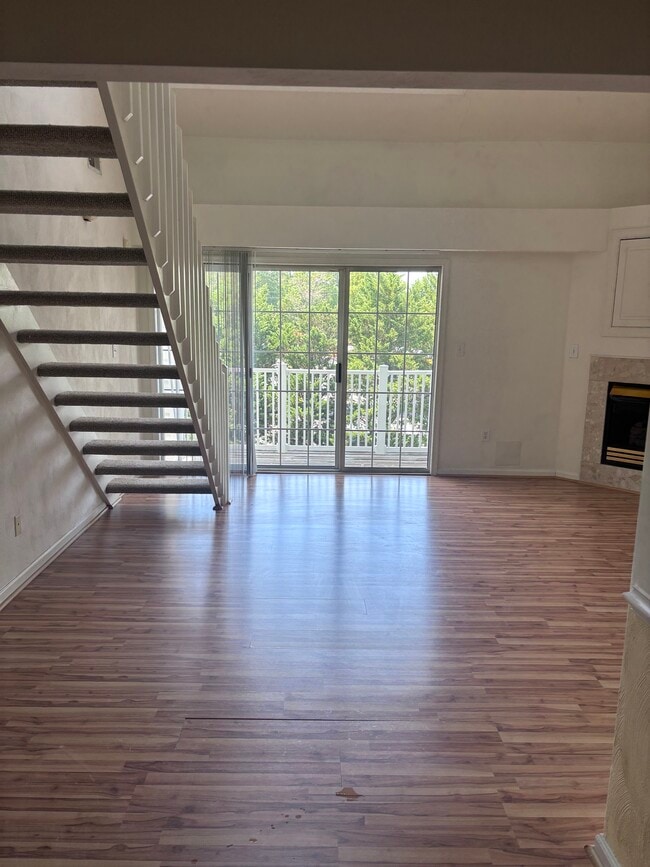Building Photo - 900 Charnell Dr