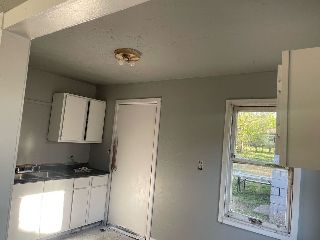 Building Photo - Cute 2/1 NW OKC - Rent to OWN!